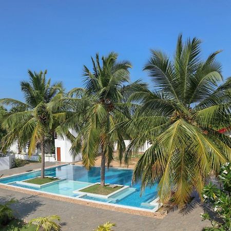 Reddalf'S Holiday Resorts Arugam Bay Bagian luar foto