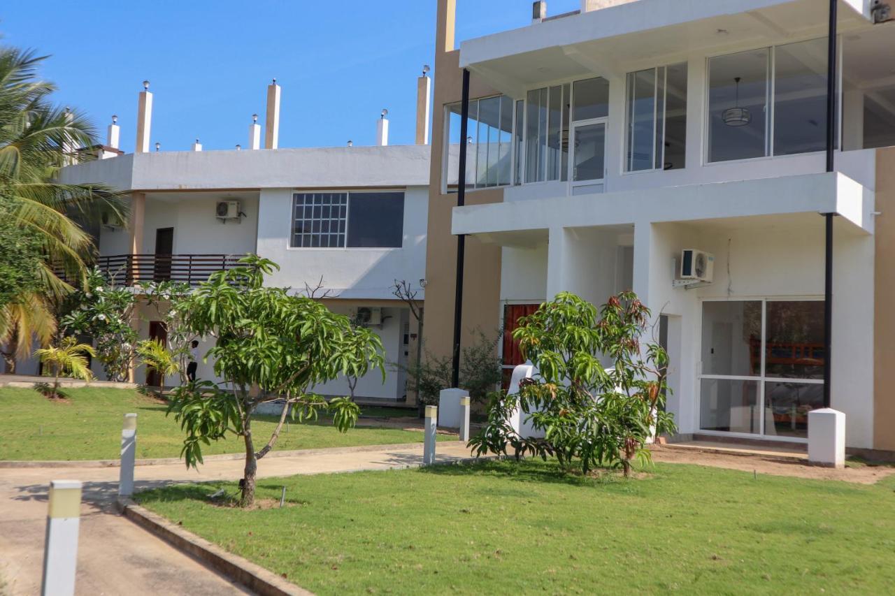 Reddalf'S Holiday Resorts Arugam Bay Bagian luar foto