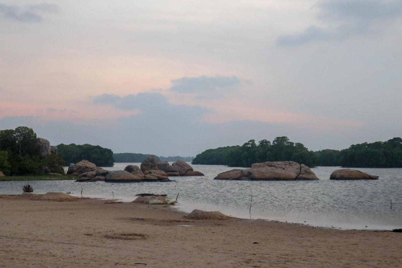 Reddalf'S Holiday Resorts Arugam Bay Bagian luar foto