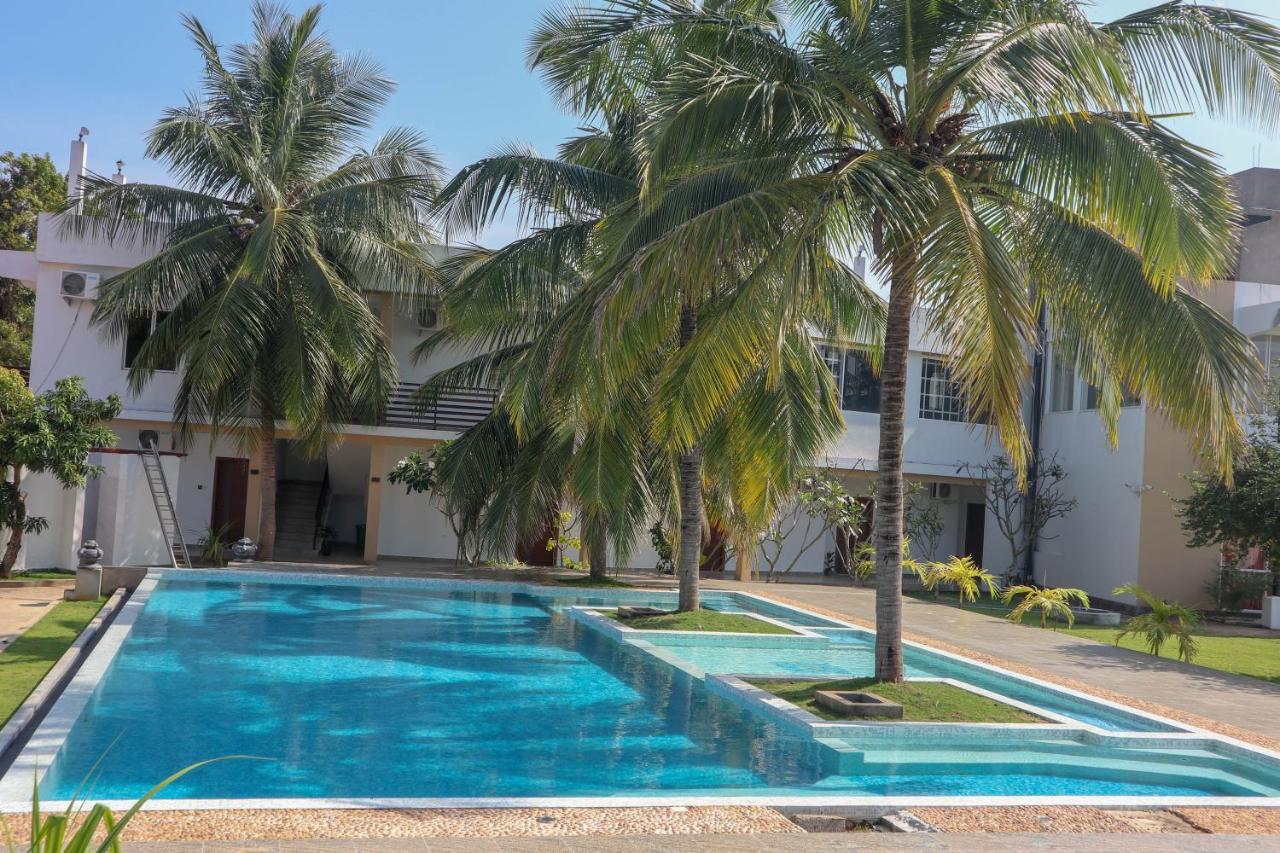 Reddalf'S Holiday Resorts Arugam Bay Bagian luar foto