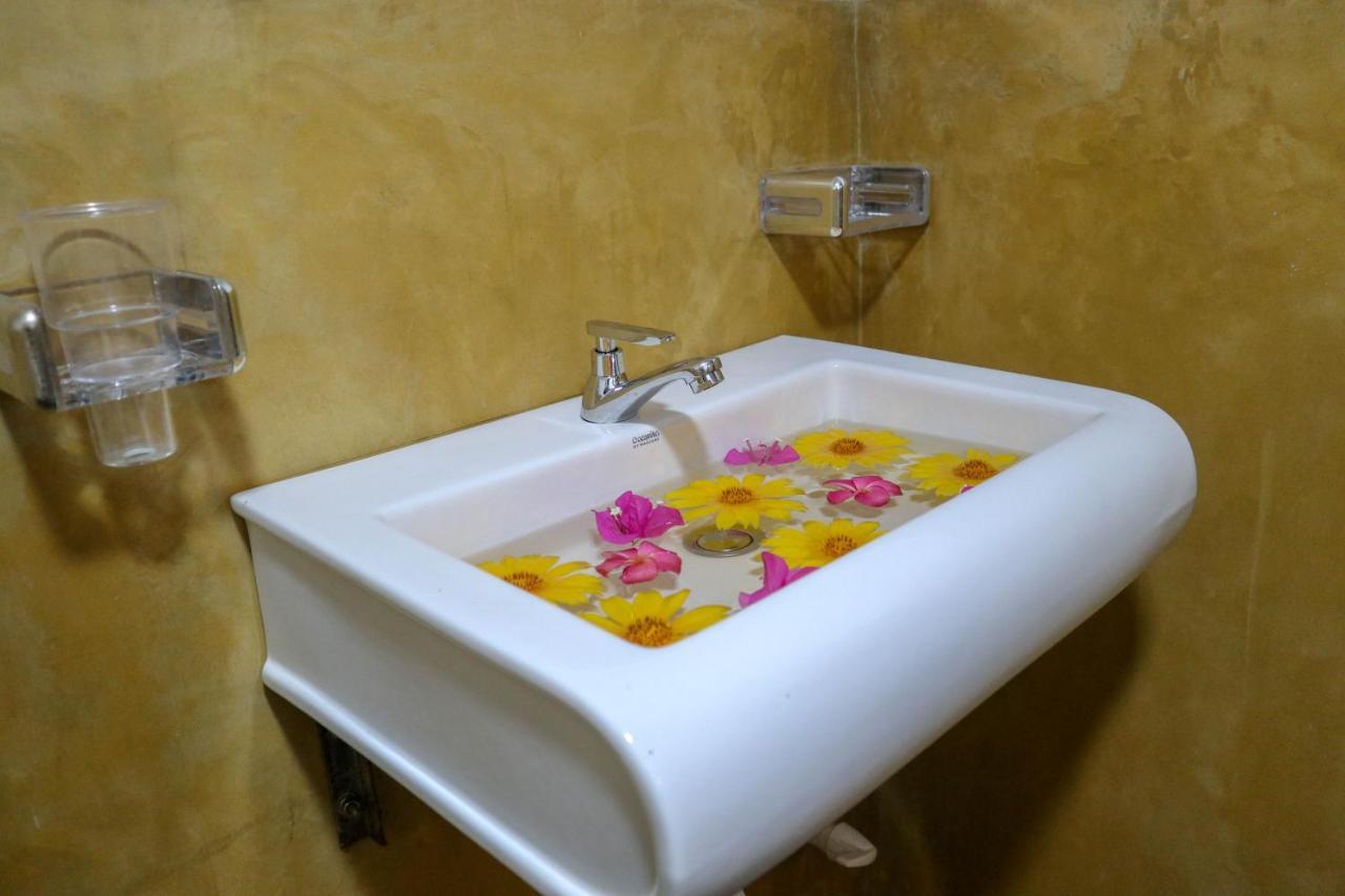 Reddalf'S Holiday Resorts Arugam Bay Bagian luar foto